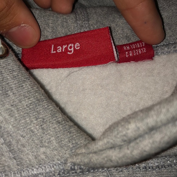 Official SUPREME HOODIE Large Mens - Picture 6 of 8